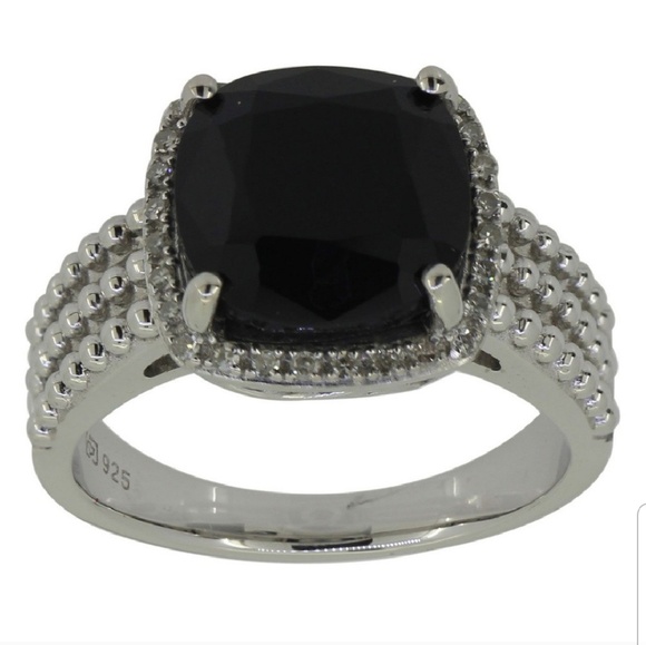 3.2 CT onyx and sterling silver ring size 7 - Picture 1 of 3